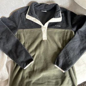 Columbia Dark Green Snap Pullover